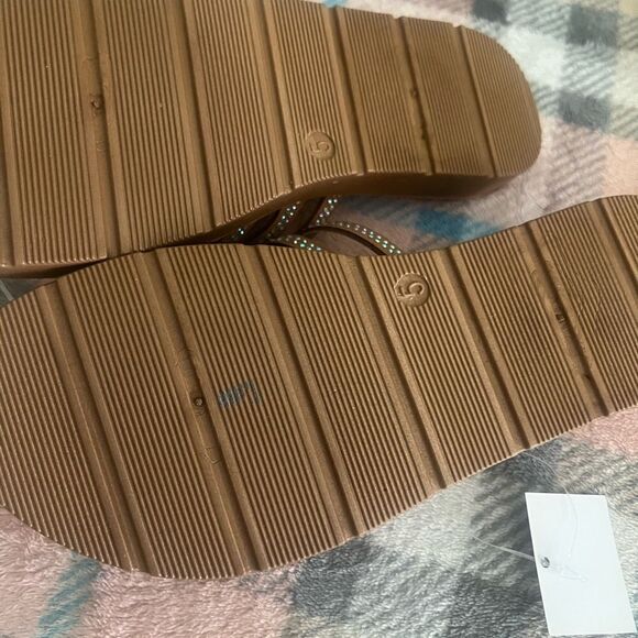 Tan Sandals with Woven Design and Cushioned Sole - Picture 5 of 5